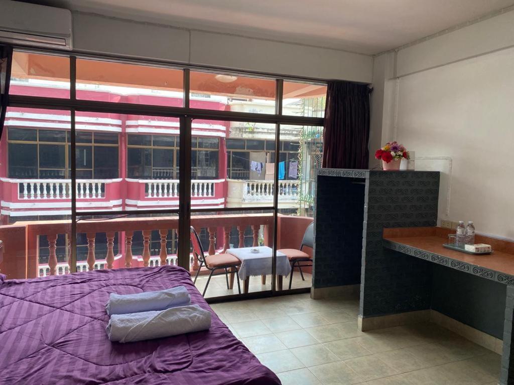 Pluemchai Guesthouse Csomtien-part Kültér fotó